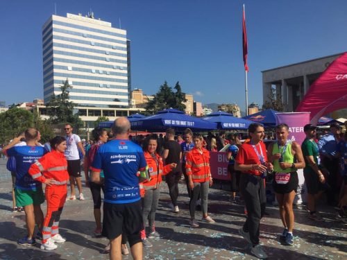 Qendra Vullnetare e Emergjencave Civile, ashtu si cdo vit ishte në mbështetje të Maratonës së Tiranës me ekipet e saj të sigurisë dhe dhënies së ndihmës së parë shëndetësore.